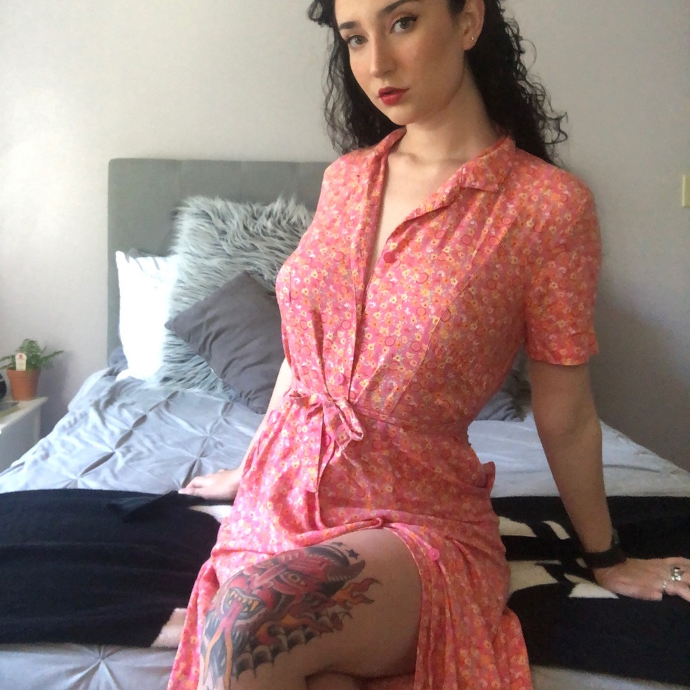 Beautiful vintage knee length dress